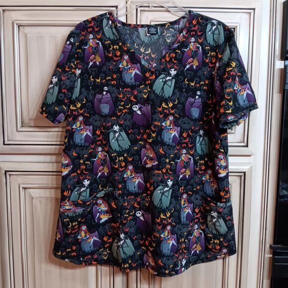 Nightmare Before Christmas V-Neck Print Scrub Top​‎ - Size Large - Picture 1 of 3